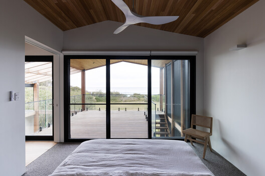 Bawley Point 01 House / Watershed Architects - Interior Photography, Bedroom, Wood, Glass, Beam