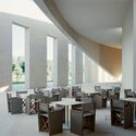 (DUPLICADO) Centro de Congresos de Rabat / Bofill Taller de Arquitectura - Fotografía interior, Universidad, Sillas