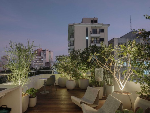 Cobertura Amaralina / Undiú - Fotografía exterior, Sillas, Balcón, Patio interior