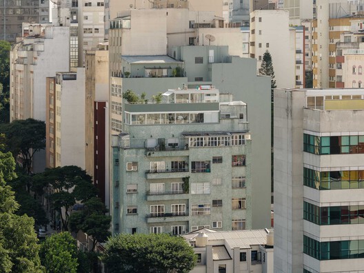 Cobertura Amaralina / Undiú - Fotografía exterior, Urbano, Concreto