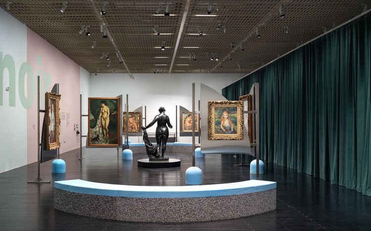 Exposição Cinco ensaios sobre o MASP - Renoir / Juliana Godoy - Fotografia de Interiores