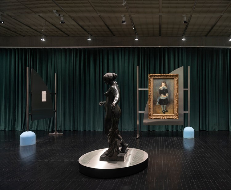 Exposição Cinco ensaios sobre o MASP - Renoir / Juliana Godoy - Fotografia de Interiores