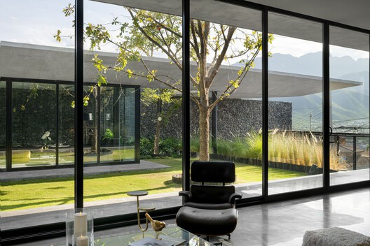 Espacios sin juntas: cómo los grandes formatos transforman el lenguaje arquitectónico Espacios sin juntas: cómo los grandes formatos transforman el lenguaje arquitectónico - Imagen 5 de 8