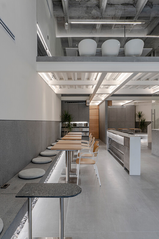 Espacios sin juntas: cómo los grandes formatos transforman el lenguaje arquitectónico - Imagen 2 de 8