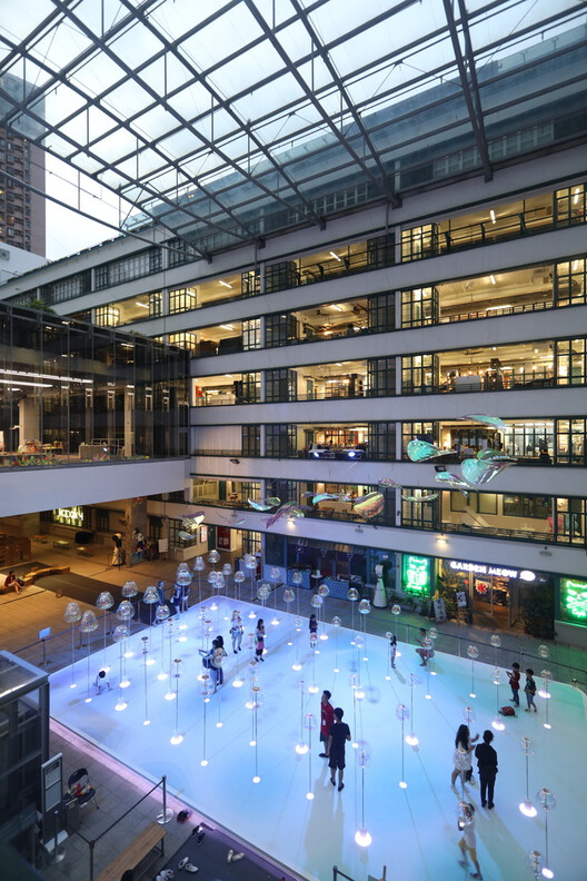 Foster + Partners Reveals Central Crossing Mixed-Use Development in Hong Kong - Image 5 of 5