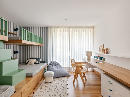 Casa PAB / SAAG Arquitetura - Fotografía interior, Madera, Iluminación, Dormitorio, Camas, Estanterías
