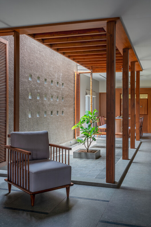 H-House / Studio Nirbaadh - Interior Photography, Wood, Beam, Deck