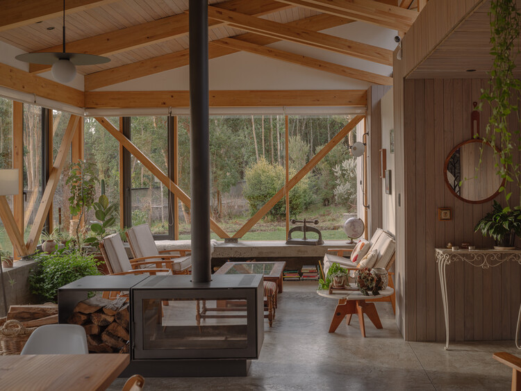 Casa el Arboreto / Camila Pineda Arquitectura - Fotografía interior, Madera, Fijación Vigas