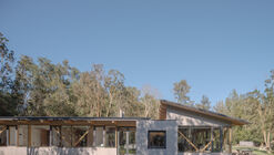 Casa el Arboreto / Camila Pineda Arquitectura