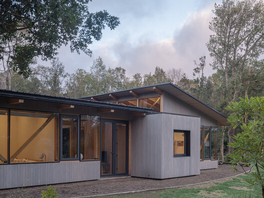The Arboreto House / Camila Pineda Arquitectura - Exterior Photography