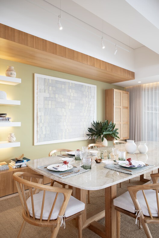 Apartamento 801 / Tarq Studio  - Fotografía interior, Comedor, Mesas, Madera, Sillas, Iluminación