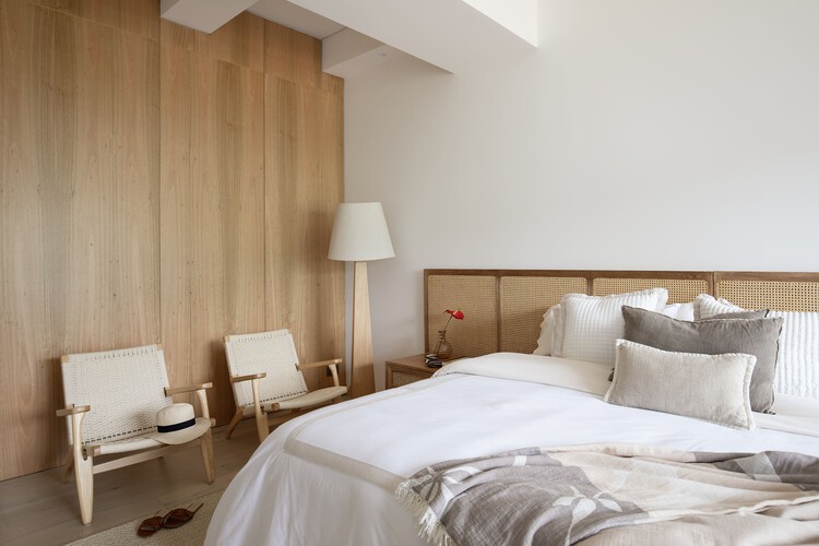 Apartamento 801 / Tarq Studio  - Fotografía interior, Dormitorio, Camas, Madera, Iluminación