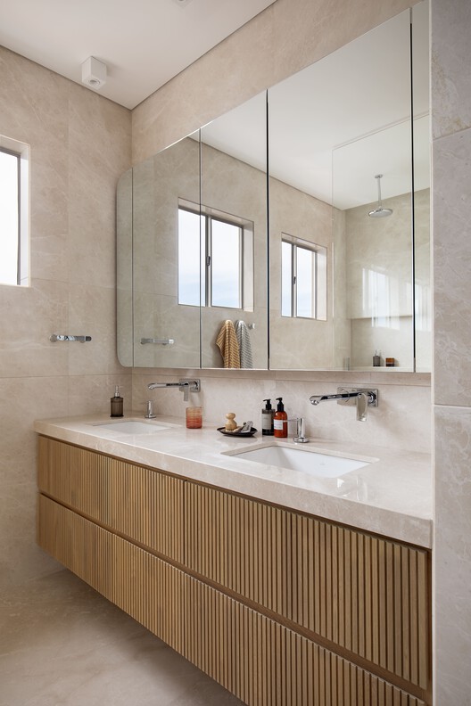 Apartamento 801 / Tarq Studio  - Fotografía interior, Baño, Madera, Encimera, Tarjas, Iluminación