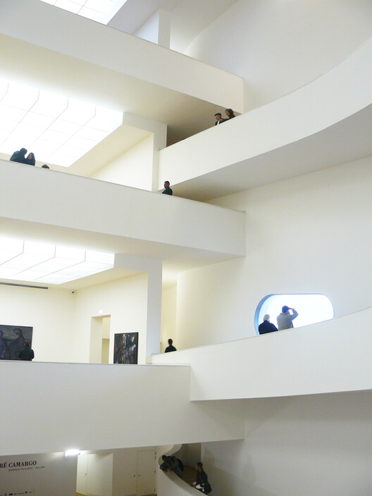 Contraste como estratégia projetual na arquitetura - Imagem 18 de 19