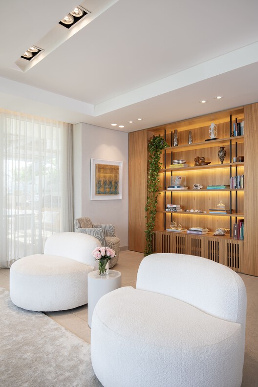 Maikaira  / Tarq Studio  - Fotografía interior, Dormitorio, Sillones, Madera, Mesas, Iluminación, Sillas