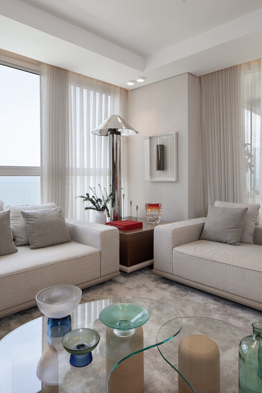 Maikaira  / Tarq Studio  - Fotografía interior, Sala de estar, Sillones, Mesas, Iluminación