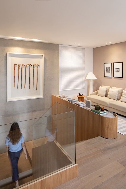 Maikaira / Tarq Studio - Fotografía interior, Madera, Iluminación, Sillas