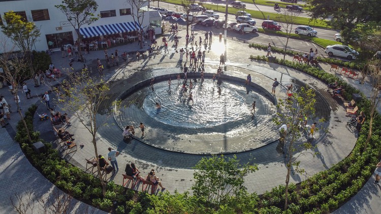 Plaza del Fuerte São Luís / JA8 Arquitetura Viva - Fotografía exterior, Plaza