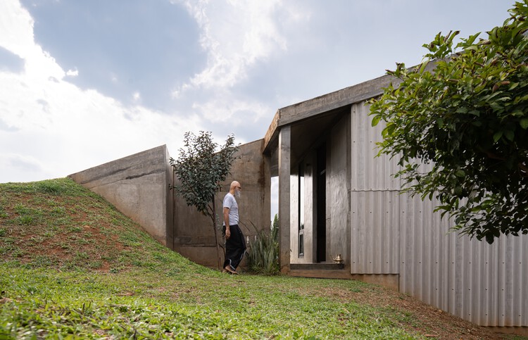 Casa Bhavati / Dhrumam Architects - Fotografía exterior, Concreto