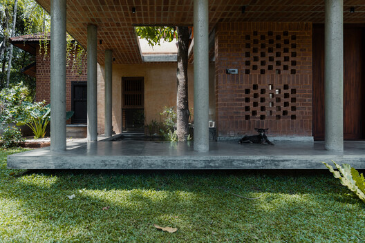 Of Trees and Gods and Mud House / Urava Architecture - Image 2 of 21
