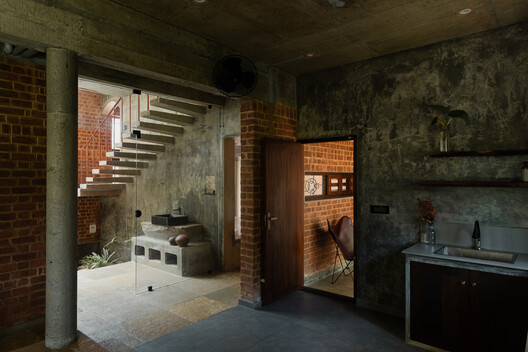 Of Trees and Gods and Mud House / Urava Architecture - Interior Photography, Wood, Brick, Lighting, Beam, Chair