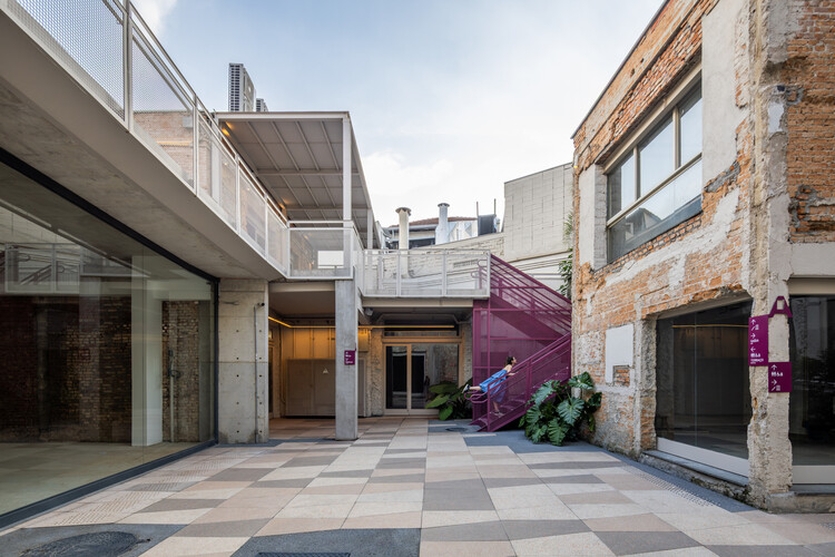 LAPI Fase 2 / SuperLimão - Fotografia de Exterior, Concreto