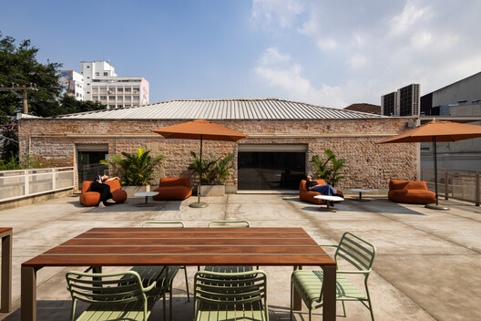 LAPI Fase 2 / SuperLimão - Exterior Photography, Chair, Courtyard
