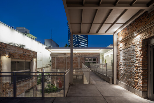 LAPI Fase 2 / SuperLimão - Exterior Photography, Brick, Concrete, Beam