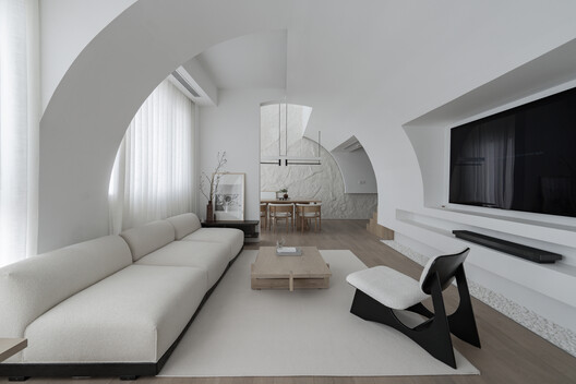 Ts Lunar Cavern Duplex Residence / TAA DESIGN + KHOA VU