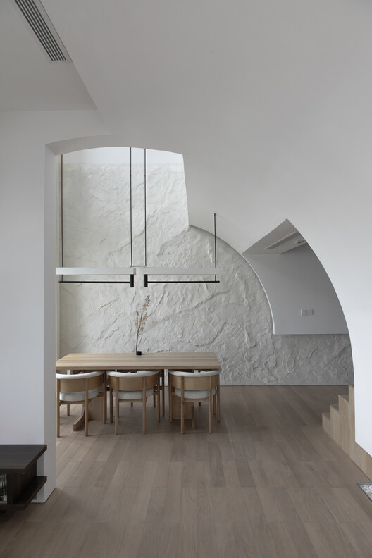 Ts Lunar Cavern Duplex Residence  / KHOA VU + TAA DESIGN - Interior Photography, Wood