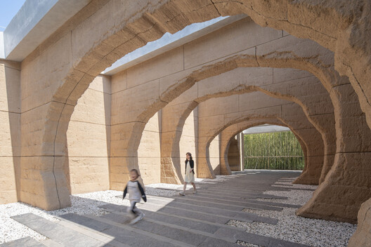 Revitalização do Conjunto Histórico do Palácio de Yongle / URBANUS - Fotografia de Interiores, Arco, Concreto, Arcada