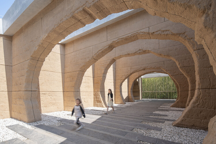 Revitalização do Conjunto Histórico do Palácio de Yongle / URBANUS - Fotografia de Interiores, Arco, Concreto, Arcada