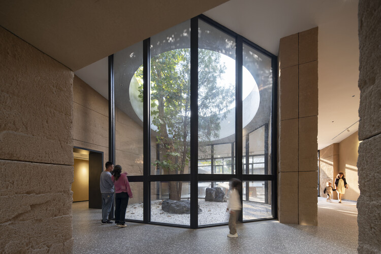 Revitalização do Conjunto Histórico do Palácio de Yongle / URBANUS - Fotografia de Interiores, Vidro, Concreto