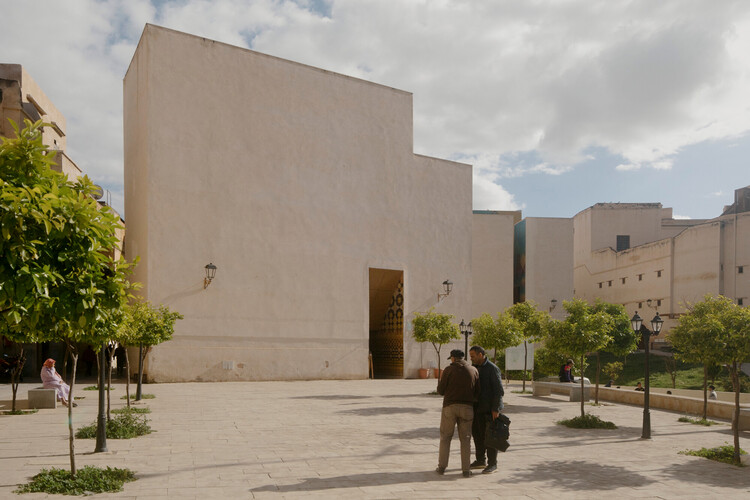 Plaza Lalla Yeddouna: Revitalización / Mossessian Architecture + Yassir Khalil Studio - Fotografía exterior, Concreto