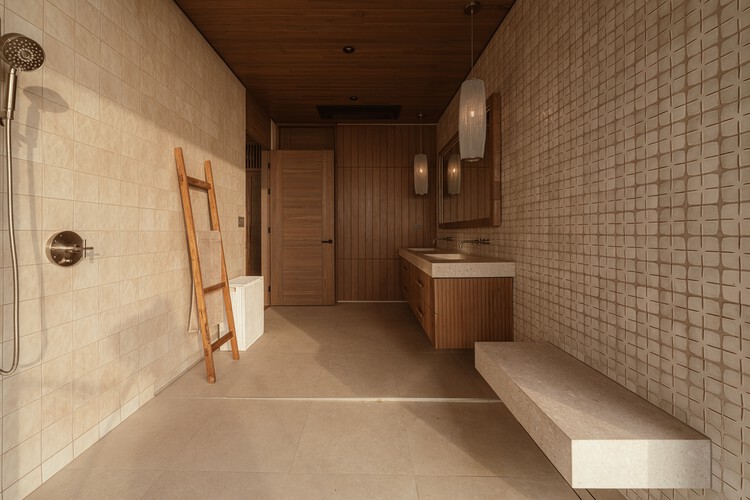 Solai House / Studio Saxe - Interior Photography, Bathroom, Wood