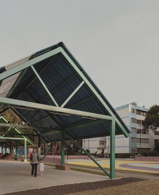 Espaço Comunitário na CTM Culhuacán / AMASA Estudio, Andrea López + Agustín Pereyra - Fotografia de Exterior