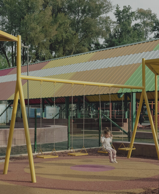 Espaço Comunitário na CTM Culhuacán / AMASA Estudio, Andrea López + Agustín Pereyra - Fotografia de Exterior