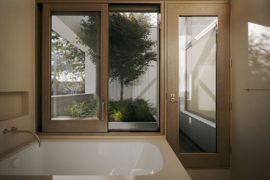 Junction Semi House / StudioAC - Interior Photography, Wood, Glass