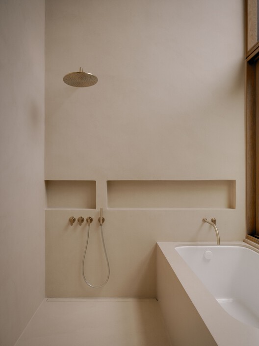 Junction Semi House / StudioAC - Interior Photography, Bathroom, Bathtub