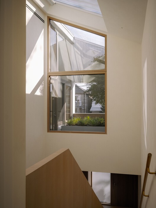 Junction Semi House / StudioAC - Interior Photography, Wood, Glass