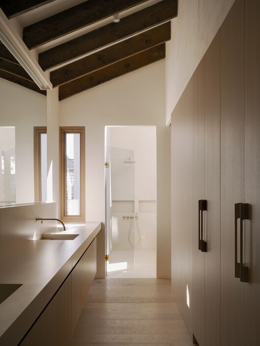 Junction Semi House / StudioAC - Interior Photography, Wood, Lighting
