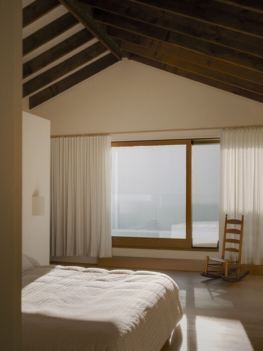Junction Semi House / StudioAC - Interior Photography, Bedroom, Wood, Lighting, Bed