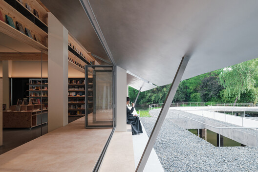 西溪·果麦书店 / 紋建筑 - 室内图