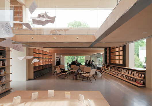 西溪·果麦书店 / 紋建筑 - 室内图, 木头, 隔断, 椅子