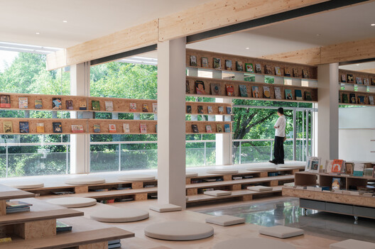 西溪·果麦书店 / 紋建筑 - 室内图, 木头, 隔断