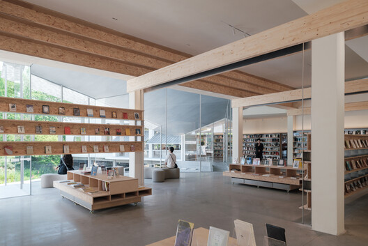 西溪·果麦书店 / 紋建筑 - 室内图, 木头, 隔断