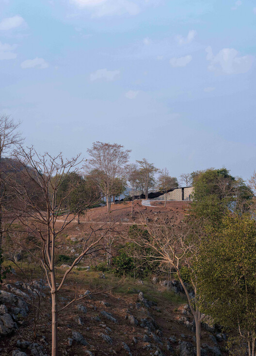 Acampamento Khanong Phra / PHTAA Living Design - Imagem 33 de 50