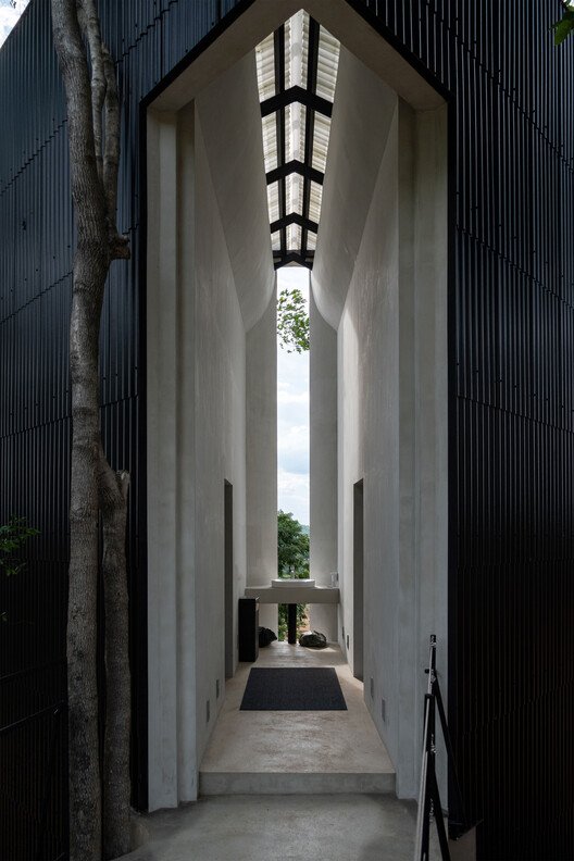 Acampamento Khanong Phra / PHTAA Living Design - Imagem 14 de 50