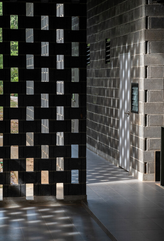 Acampamento Khanong Phra / PHTAA Living Design - Imagem 16 de 50