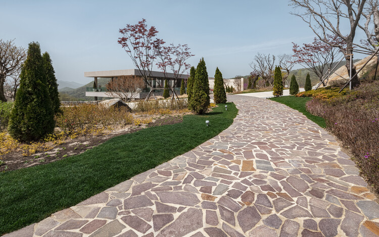 CASCADIA Club de Golf / STRX Architects - Fotografía exterior, Jardín